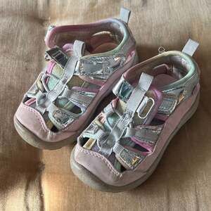 OshKosh B'gosh Everyplay Zinger Rainbow Pink Closed Toe Sports Sandals